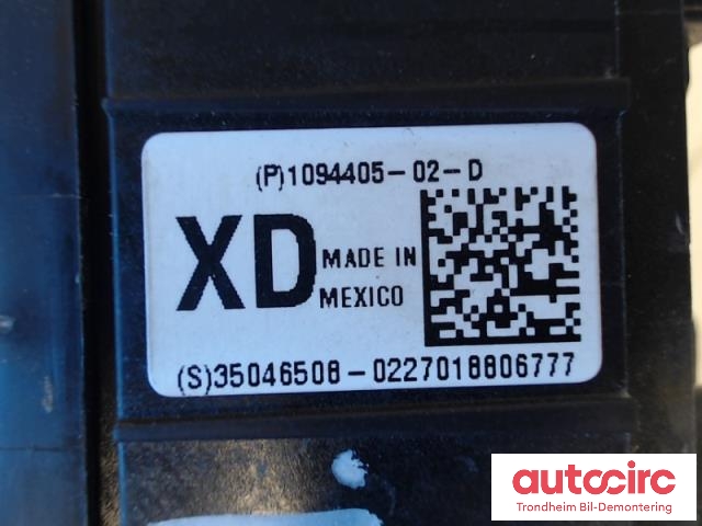 Sikringsboks til Tesla Model X 2016-->>  (1119059-02-A|1119059-02-A|1094405-02-D|)