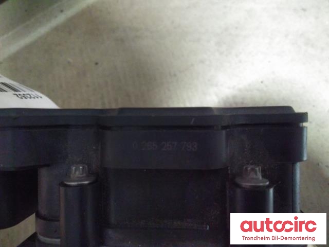 ABS sentral til Tesla Model 3 2018-2023 (Fase 1)  (BOSCH|1044745-00-B|0265257793|)