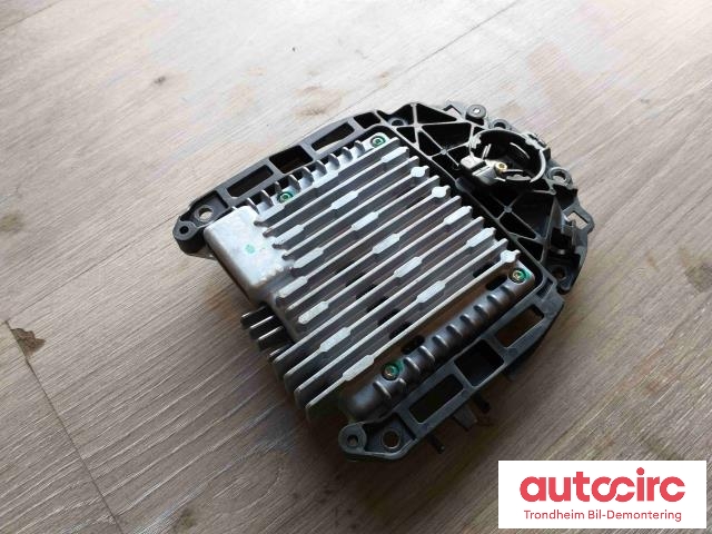 Parkeringskamera foran til Tesla Model S 2013-2016 (Fase 1)  (..|1038482-99-I|1038482-99-L|)