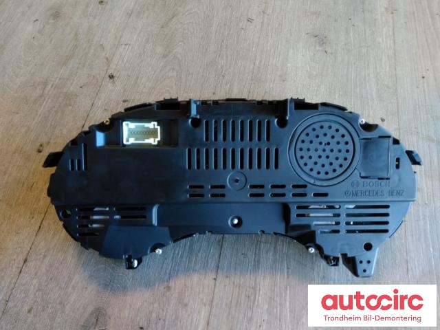 Instrumentpanel til Mercedes B-Klasse, electric drive 2014-2018 (W242) (W242) (BOSCH|A2429001602|0263701028|)