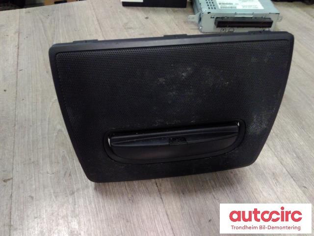 Bilstereo navigasjon skjerm til Volvo XC90, 2002-2006 (Type I, Fase 1)  (..|30656245)