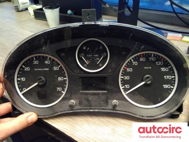 Instrumentpanel til Peugeot Partner, 2015-2019 (Type II, Fase 2)  (MAGNETI MARELLI|9801641580)