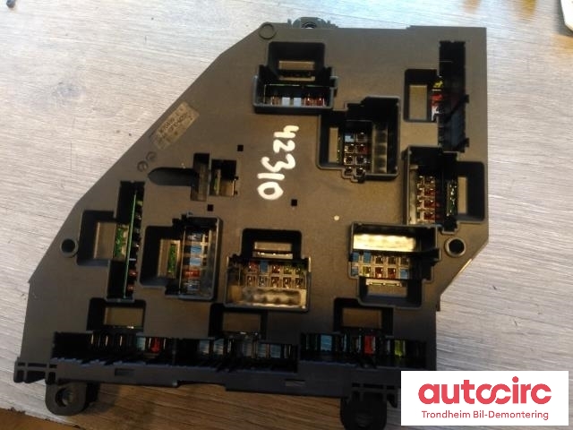 Sikringsboks til BMW 5-Serie 2010-2017 (F10/F11) (F10/F11) (..|9264923|61149264923|0-1670498-1)
