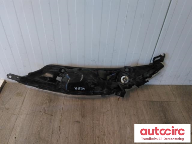 Frontlykt venstre halogen til Nissan Juke 2010-2014 (Fase 1)  (VALEO/ICHIKOH|261251KL0B|261251KL0C|)