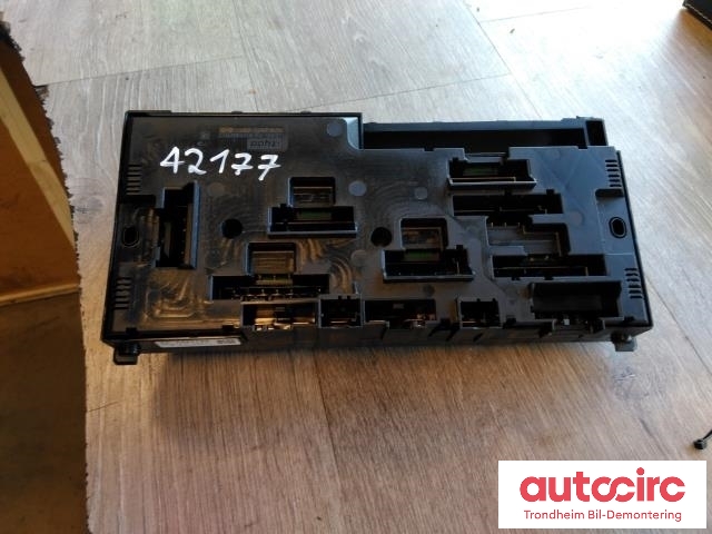 Sikringsboks til BMW X3 2010-2017 (F25) (F25) (..|9210863|61149210863|61 14 9 210 863| 1-1703344-4E)