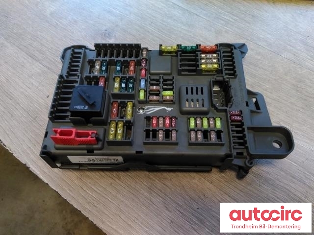Sikringsboks bagasjerom til BMW X6, 2008-2014 (E71/E72) (E71/E72) (..|6931687)