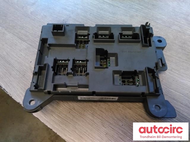 Sikringsboks bagasjerom til BMW X6 2008-2014 (E71/E72) (E71/E72) (..|6931687|61146931687|61 14 6 931 687| 518954020A)