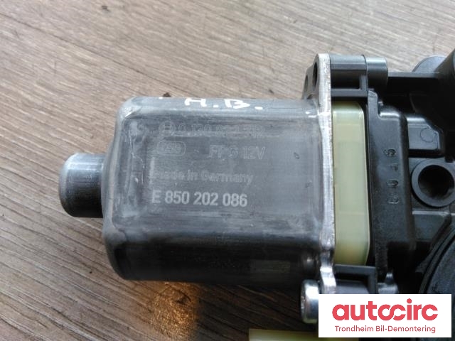 Ruteheis, kun motor, høyre bak til Audi A3 2016-2020 (Type III, Fase 2) (BOSCH|5Q0959802|0130822712|)