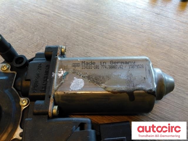 Ruteheis, kun motor, høyre foran til Audi A8 1995-2002 (Type I) (BROSE|4D0959802G|119005-102|114181-101)