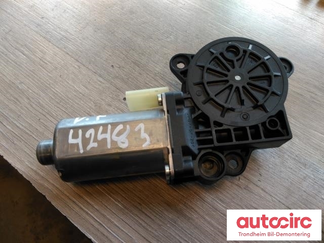 Ruteheis, kun motor, venstre foran til Ford Fiesta 2002-2008 (Type V)  (BOSCH|0130821938|2S61-14A389-AA|1206824)