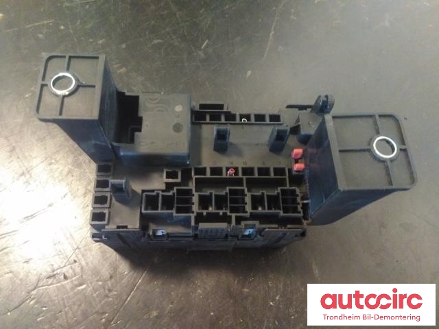 Sikringsboks bagasjerom til Opel Meriva B 2010-2017  (DELPHI|93189297|)