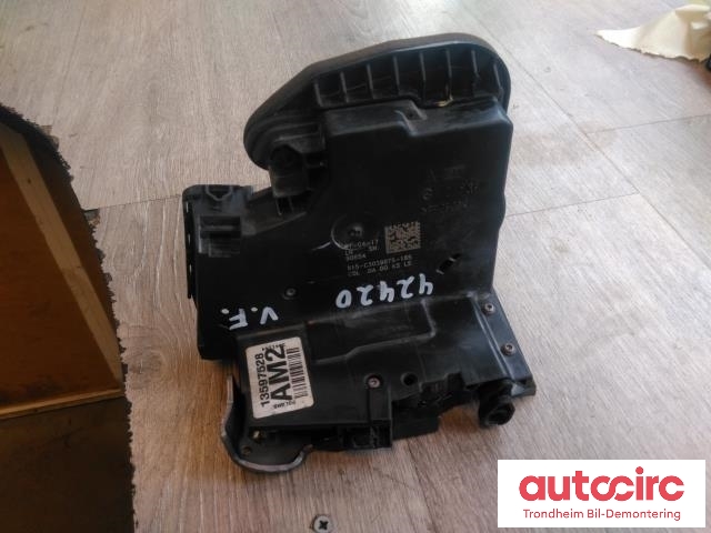 Låsekasse venstre foran til Opel Astra K 2015-->>  (..|13597528|915-C3039075-18S|13533584)