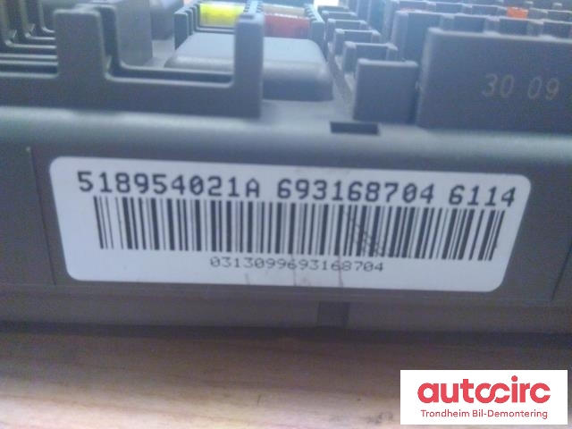 Sikringsboks bagasjerom til BMW X6 2008-2014 (E71/E72) (E71/E72) (..|6931687|61146931687|61 14 6 931 687)