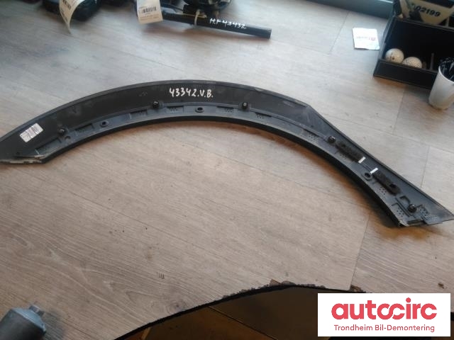Hjulbuelist venstre bak til Volvo V90 / V90 CC / S90 2016-->> (..|31420851|68410-0130|)