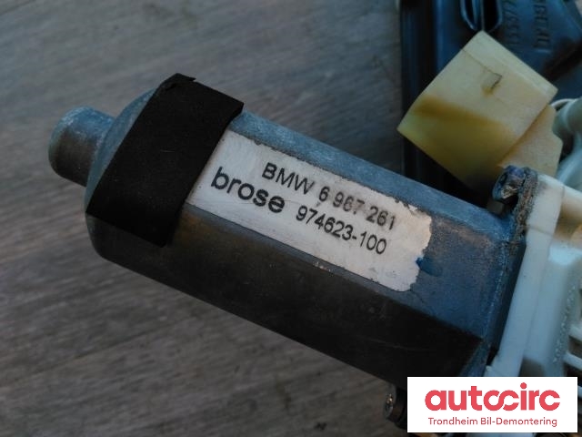 Ruteheis venstre foran til BMW X5 2007-2013 (E70) (E70) (BROSE|6967261|7166379E|51337166379)