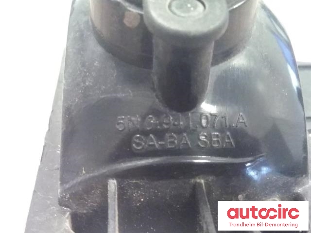 Ryggelys til VW Tiguan 2011-2016 (Type I, Fase 2)  (..|5N0941071A|5N0941071|)