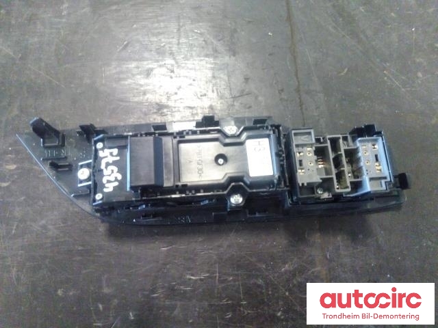 Bryter ruteheis førerdørspanel til Toyota RAV4 2019-->> (Type V)  (..|8404042030|84040-42030|74232-42220)