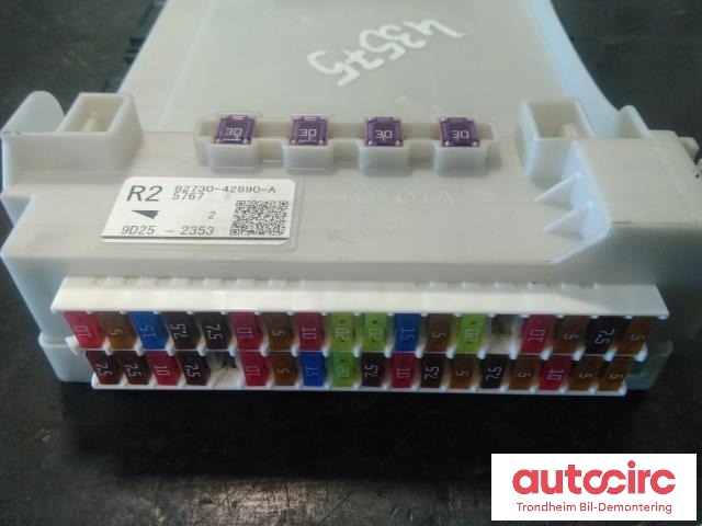 Sikringsboks til Toyota RAV4 2019-->> (Type V)  (..|8273042890|82730-42890|82730-42890-A)