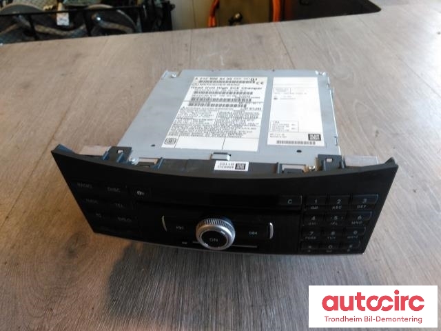 Bilstereo navigasjon til Mercedes E-Klasse, 2009-2013 (Fase 1) (W212) (W212) (MITSUBISHI ELECTRIC|A2129008409)