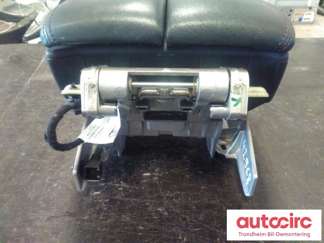 Midtarmlene foran til Audi Q7 2006-2010 (Type I, Fase 1)  (..|4L1864207D|)