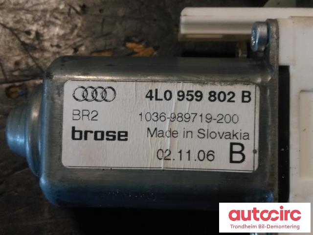 Ruteheis, kun motor, høyre foran til Audi Q7 2006-2010 (Type I, Fase 1)  (BROSE|4L0959802B|4L0 959 802 B|1036-989719-200| 977272-101)