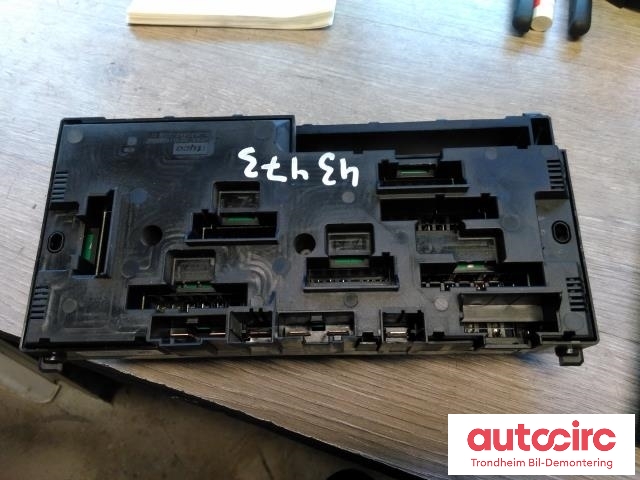 Sikringsboks til BMW X3 2010-2017 (F25) (F25) (..|9210863|61149210863|61 14 9 210 863| 1-1703344-4E)