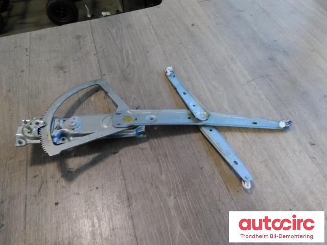 Ruteheis høyre foran til Opel Omega B, 1994-1999 (BROSE|90459118)