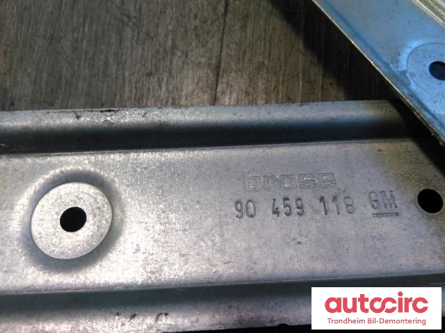 Ruteheis høyre foran til Opel Omega B 1994-1999 (BROSE|90459118|)