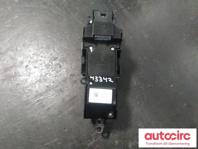 Bryter start/stopp til Volvo V90 / V90 CC / S90 2016-->>  (..|31443818|)