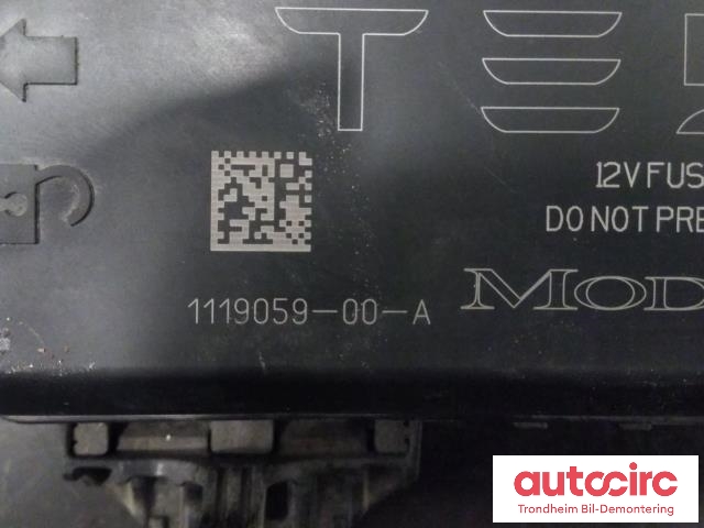 Sikringsboks motorrom til Tesla Model S 2016-2021 (Fase 2) (..|1094405-00-D|1119059-00-A|)