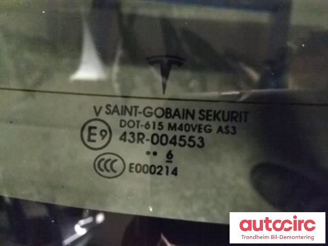 Bakrute til Tesla Model X 2016-->> (SAINT GOBAIN|DELENR UKJENT|)