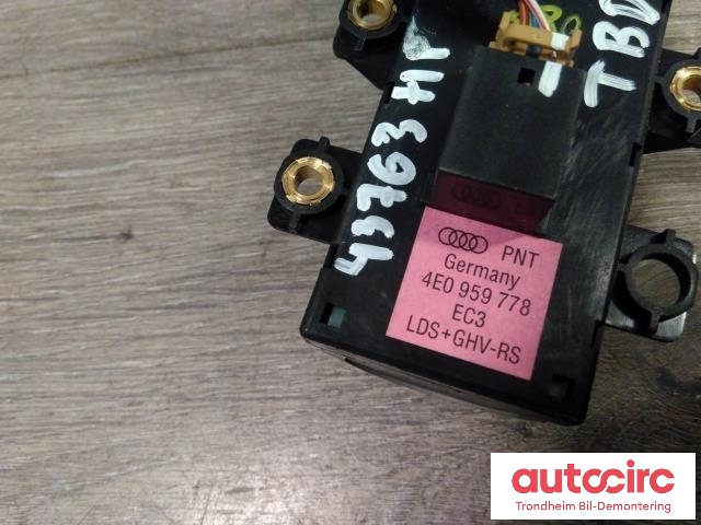 Bryterpanel førersete til Audi A8 2003-2010 (Type II)  (HØYRE FORAN|4E9959766C|4E0959778|4E0959778C)
