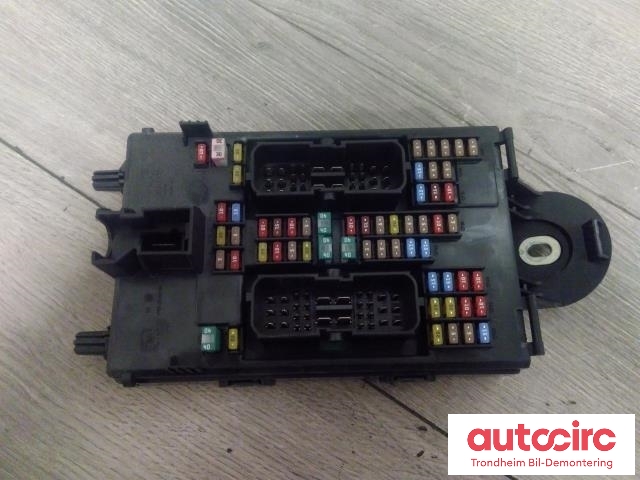 Sikringsboks til Volvo V90 / V90 CC / S90 2016-->> (...|31346672|31682730|)