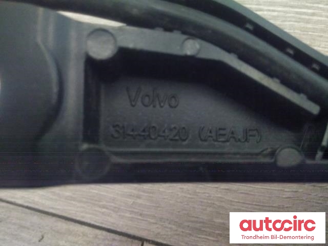 Viskerarm frontrute venstre til Volvo V90 / V90 CC / S90 2016-->> (BOSCH|31440420|97036203|32219077)