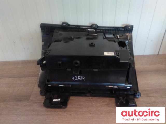 Hanskerom til Volvo V90 / V90 CC / S90 2016-->> (...|31417445|31688711|)