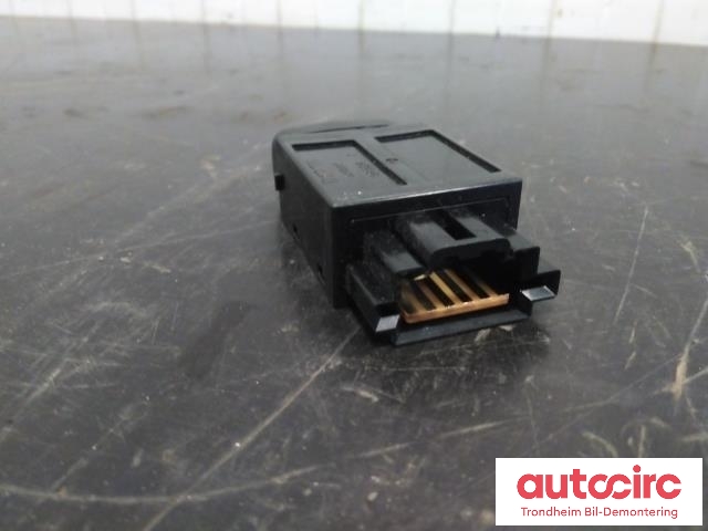 Bryter diverse til Mitsubishi Outlander 2007-2010 (Type II, Fase 1) (..|8616A001|)