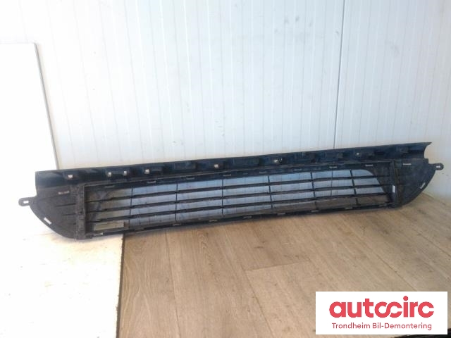 Grill til Opel Vivaro B 2014-2019  (NEDRE|93868858|622543504R|23031900)