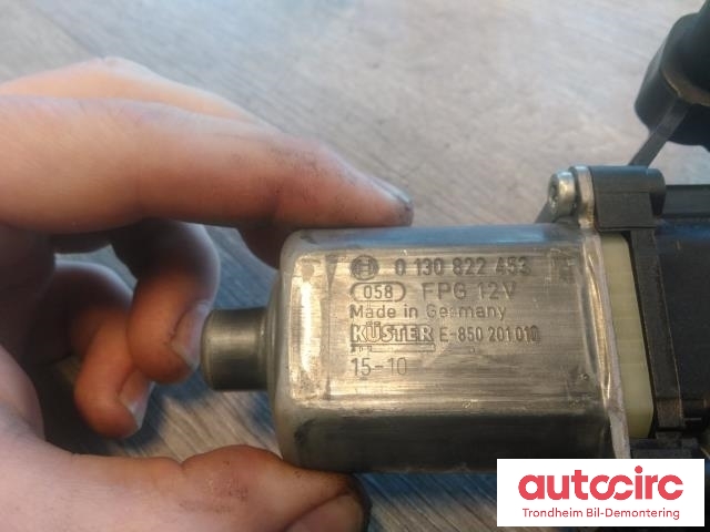 Ruteheis, kun motor, venstre foran til VW Transporter / Caravelle 2015-2019 (T6) (T6) (BOSCH|7E0959801H|0130822453|7E0959801N)