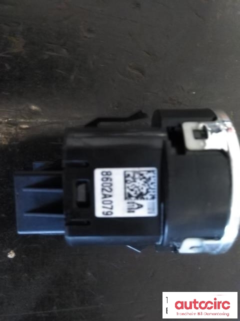 Bryter diverse til Mitsubishi Outlander 2015-->> (Type III, Fase 2)  (..|8602A079|)