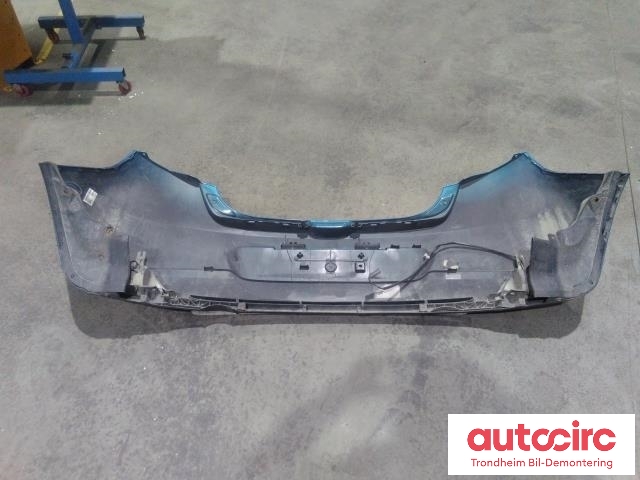 Støtfanger bak combi til Mazda 2 2011-2014 (Type II, Fase 2) (LES INFO|DF71-50-221GBB|DF71-50-221GAA|DF7150221GBB| DF7150221GAA)