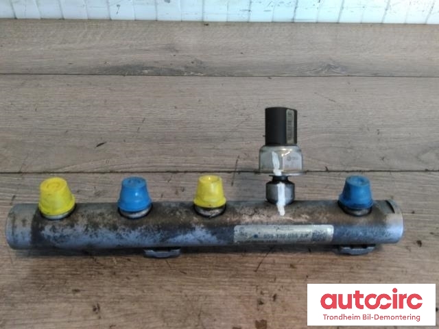 Dyseskinne (fuelrail) til Audi A6, 2005-2008 (Type III, Fase 1) (C6) (C6) (VENSTRE|059130089AA)