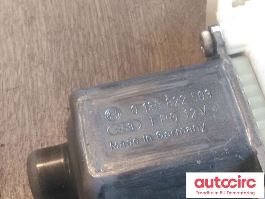 Ruteheis, kun motor, høyre foran til Mercedes C-Klasse, Coupe/Cab 2011-2015 (C204) (C204) (BOSCH BROSE|A2048200142|0130822503|A2129066802| 971219-100)