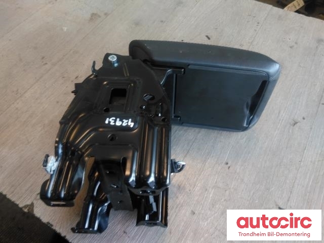 Midtarmlene foran til Audi A4, Allroad 2009-2016 (Type I) (B8) (B8) (KUN ARMLENE|8K0864283|8K0864207H|)