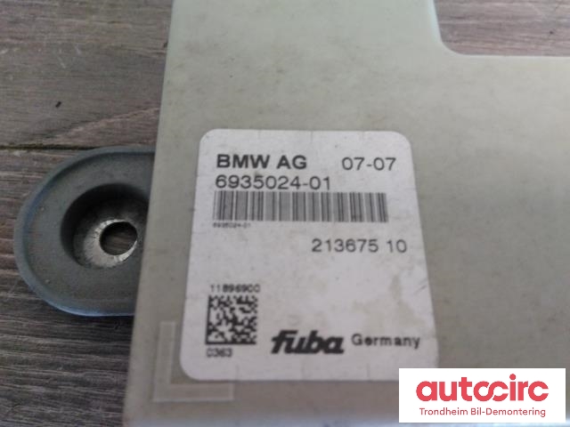 Antenne forsterker til BMW X5 2007-2013 (E70) (E70) (FUBA|6935024|65206935024|21367510)