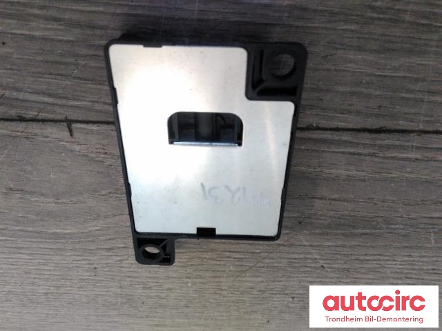 Antenne forsterker til BMW X5 2007-2013 (E70) (E70) (HIRSCHMANN|6928461|84506928461|921-800-002)