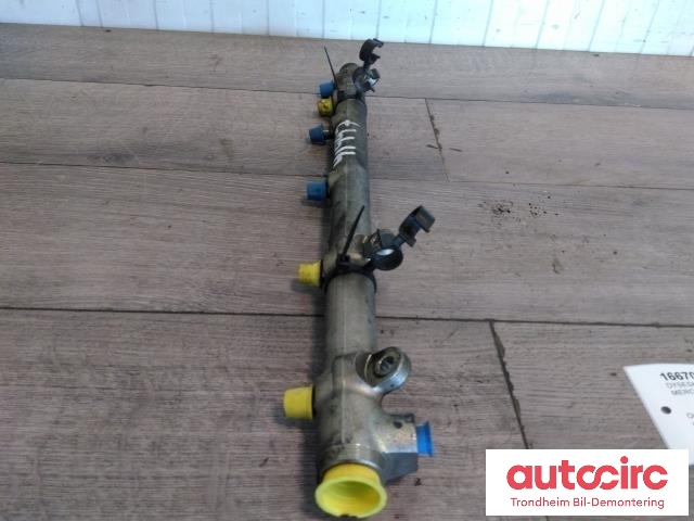 Dyseskinne (fuelrail) til Mercedes E-Klasse 2002-2006 (Fase 1) (W211) (W211) (BOSCH|A6120700195|0445215012|)
