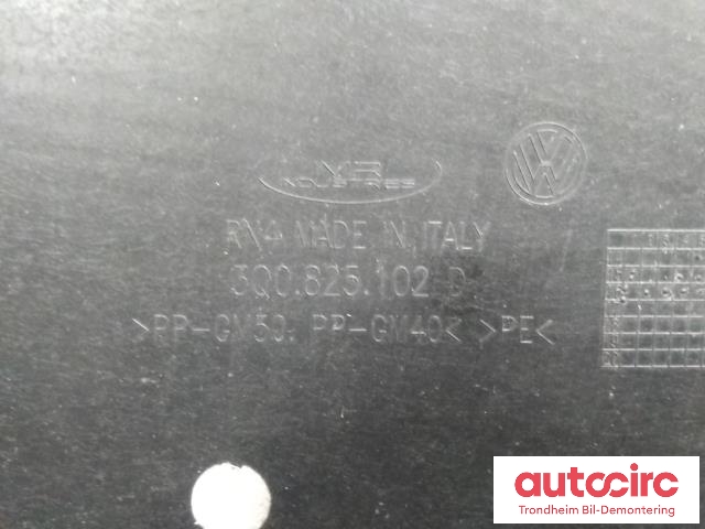 Motorplate under motor til VW Passat 2015-2019 (Fase 1) (B8) (B8) (VW AG|3Q0825102D|3Q0825102F|)