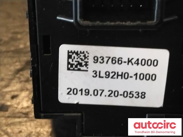 Bryter elektrisk håndbrekk/parkbrems til Hyundai Kona 2017-2021 (Type I, Fase 1)  (..|93766K4000|93766-K4000|3L92H0-1000)