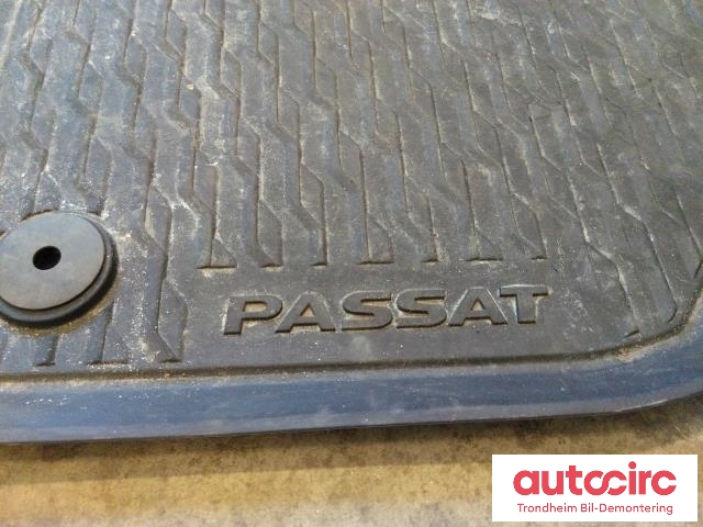 Gulvmatte sett til VW Passat 2015-2019 (Fase 1) (B8) (B8) (ORGINALE|3G1061502A 82V|3G1061502A82V|)