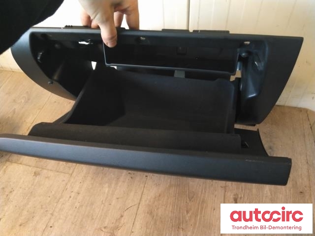 Hanskerom til Volvo XC60 2017-->> (Type II)  (FAURECIA|31417594|31417670|31417598)